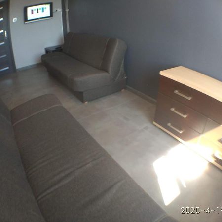 2120 Przyjazni 4 - Tanie Pokoje - Samodzielne Zameldowanie - Self Check In Poznaň Exteriér fotografie