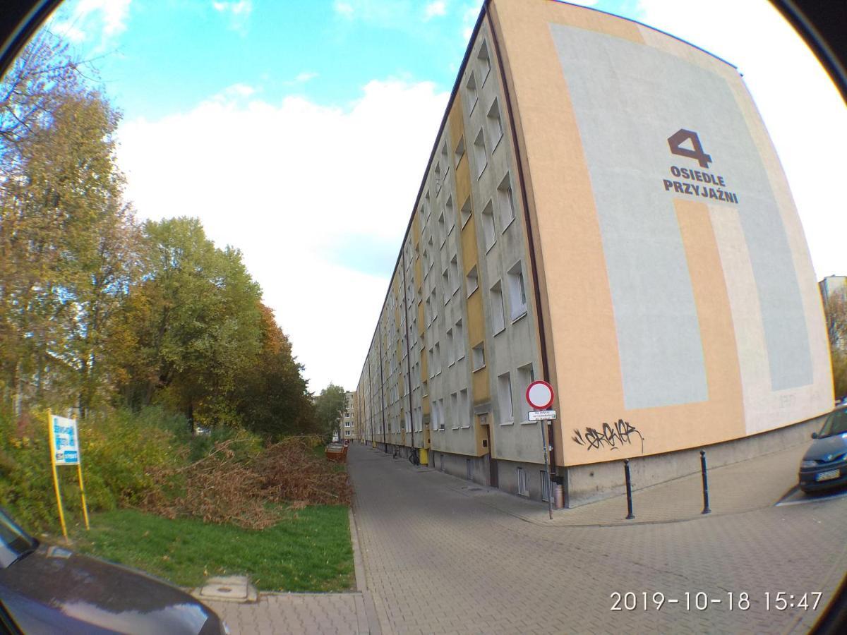 2120 Przyjazni 4 - Tanie Pokoje - Samodzielne Zameldowanie - Self Check In Poznaň Exteriér fotografie