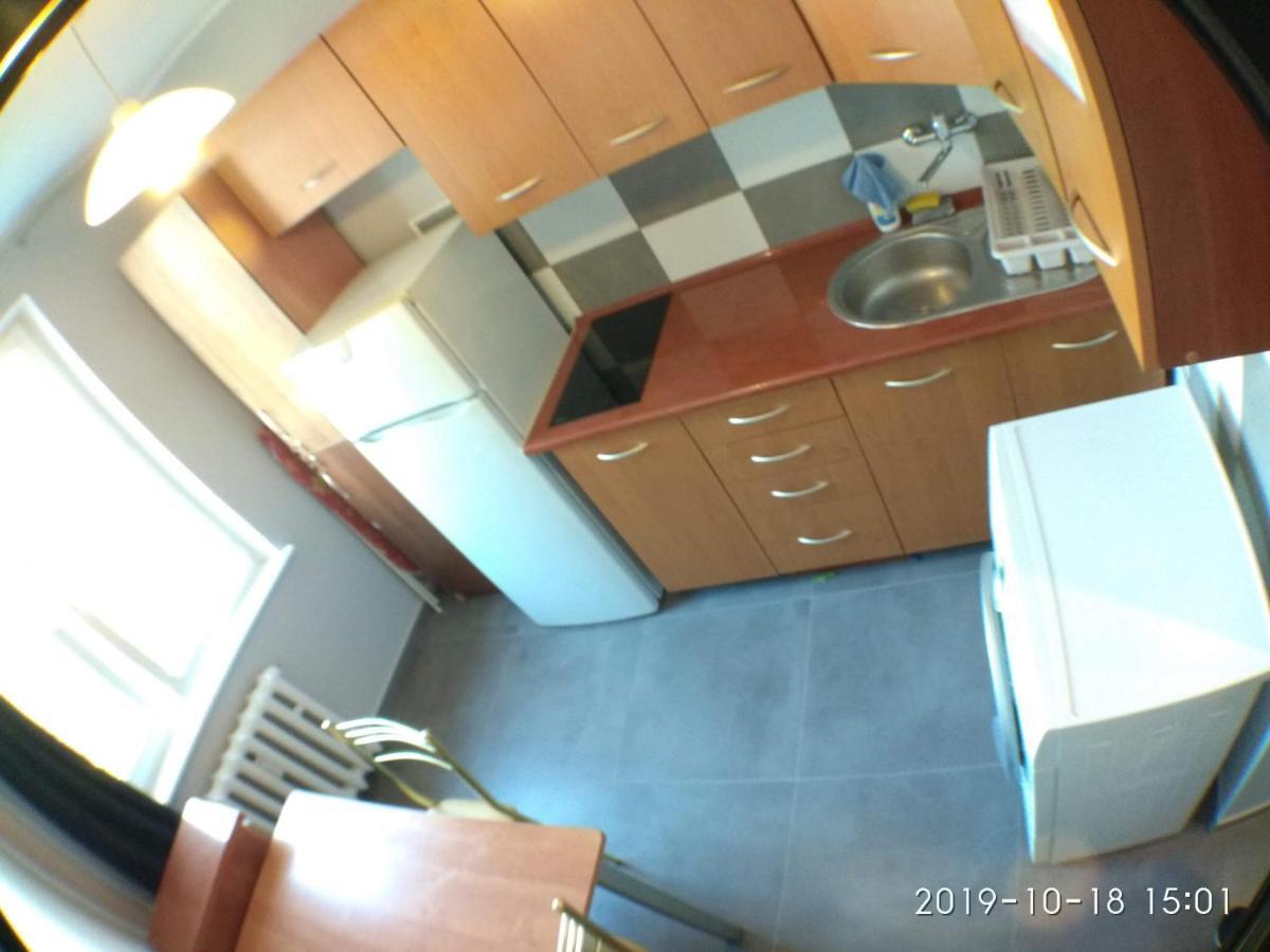 2120 Przyjazni 4 - Tanie Pokoje - Samodzielne Zameldowanie - Self Check In Poznaň Exteriér fotografie