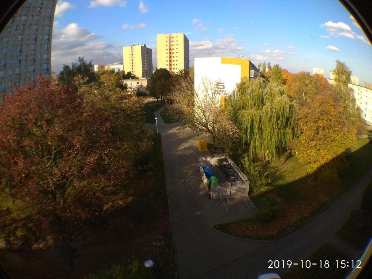 2120 Przyjazni 4 - Tanie Pokoje - Samodzielne Zameldowanie - Self Check In Poznaň Exteriér fotografie
