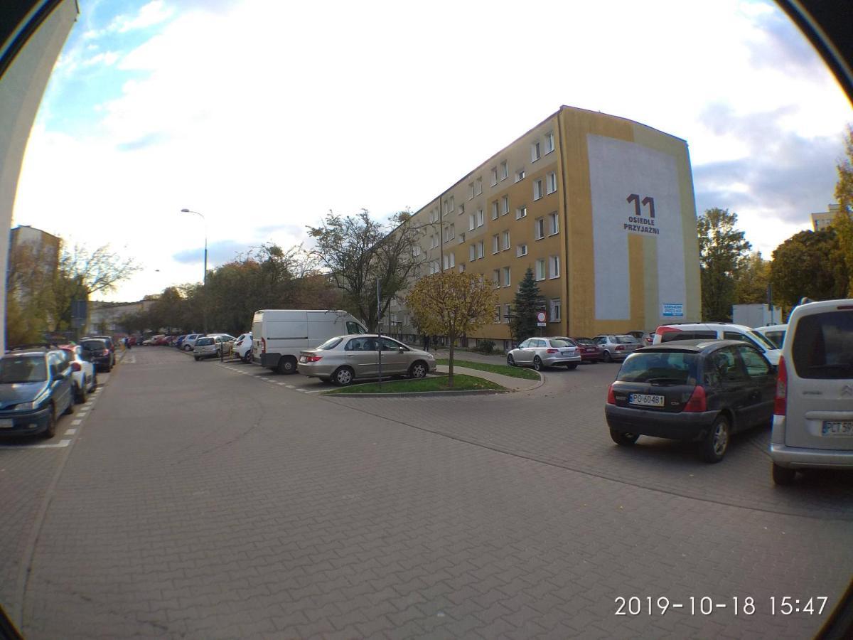 2120 Przyjazni 4 - Tanie Pokoje - Samodzielne Zameldowanie - Self Check In Poznaň Exteriér fotografie