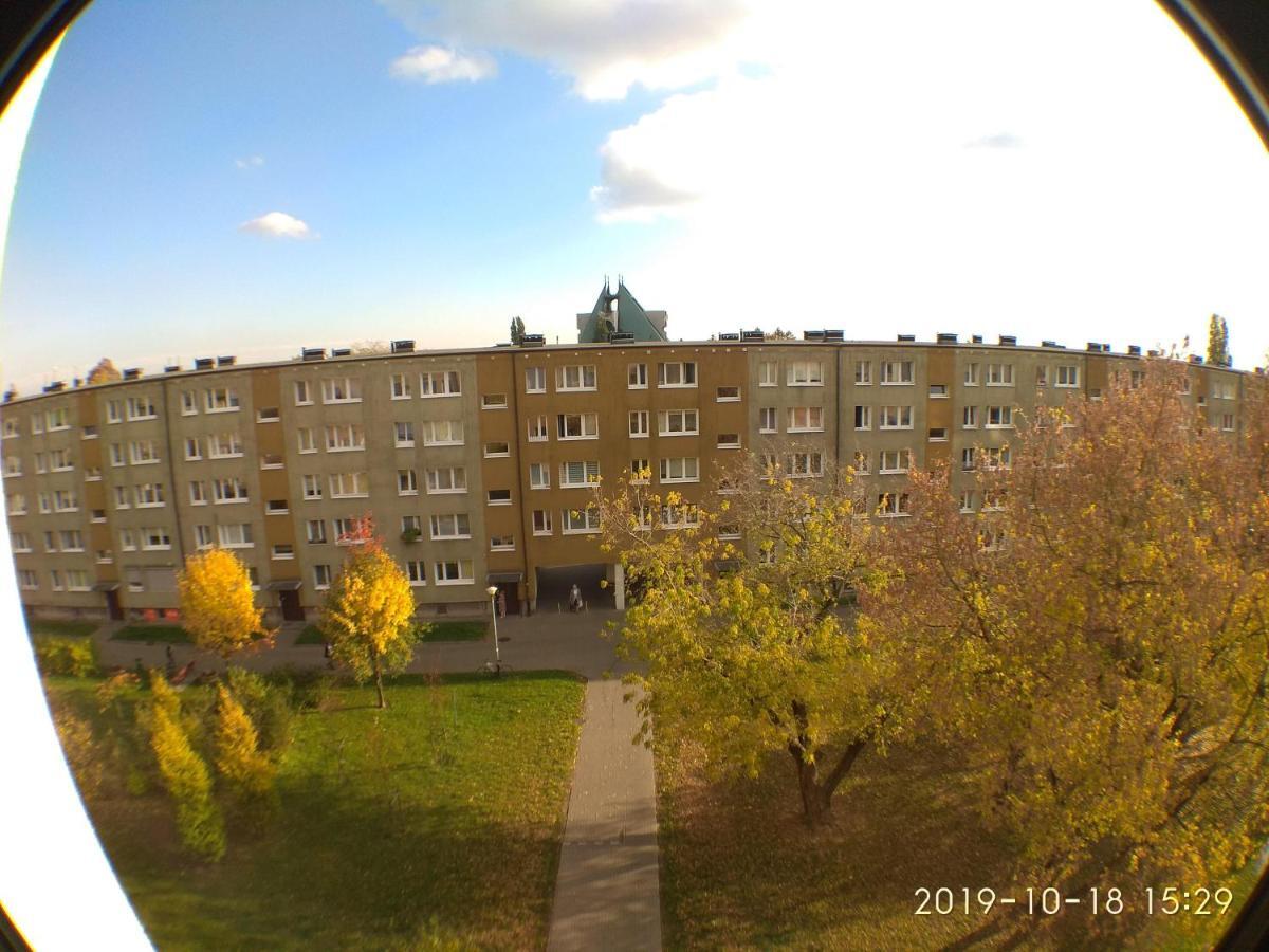 2120 Przyjazni 4 - Tanie Pokoje - Samodzielne Zameldowanie - Self Check In Poznaň Exteriér fotografie