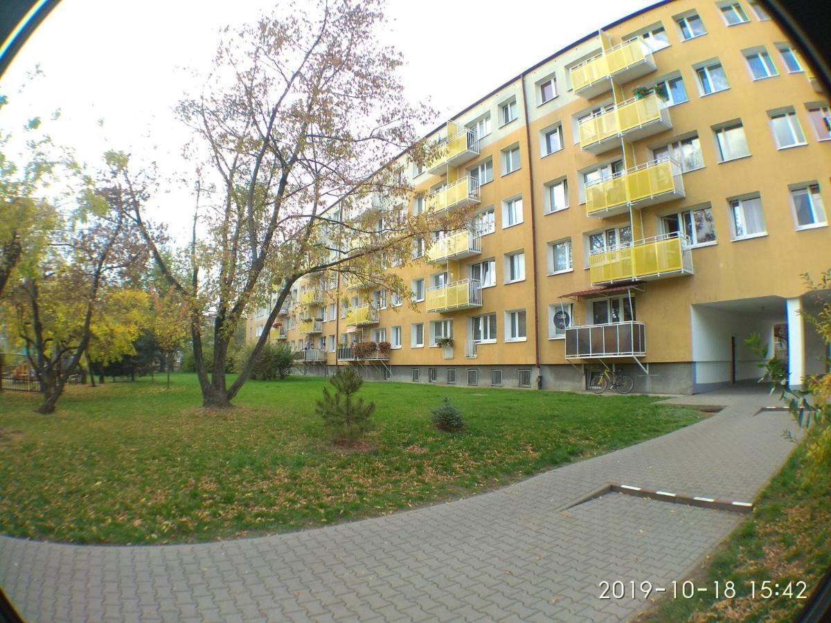 2120 Przyjazni 4 - Tanie Pokoje - Samodzielne Zameldowanie - Self Check In Poznaň Exteriér fotografie