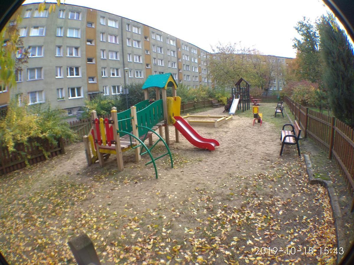 2120 Przyjazni 4 - Tanie Pokoje - Samodzielne Zameldowanie - Self Check In Poznaň Exteriér fotografie